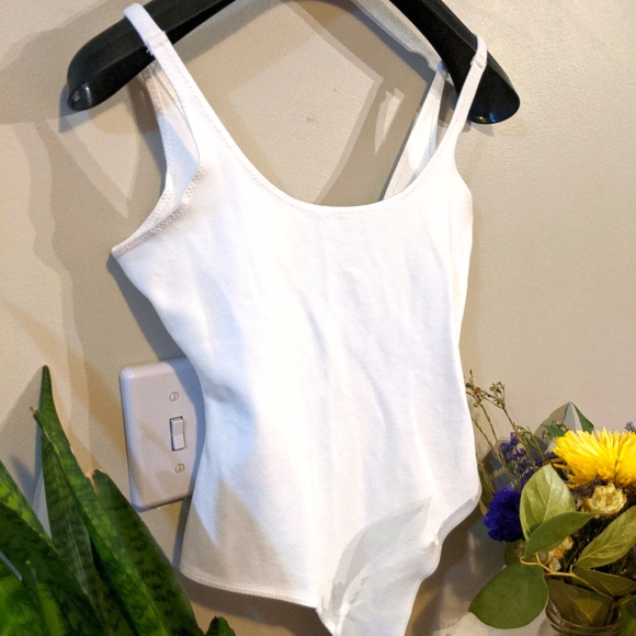 Fashion Nova Tops - ☀️4/$30☀️ Fashion Nova White Basic Bodysuit